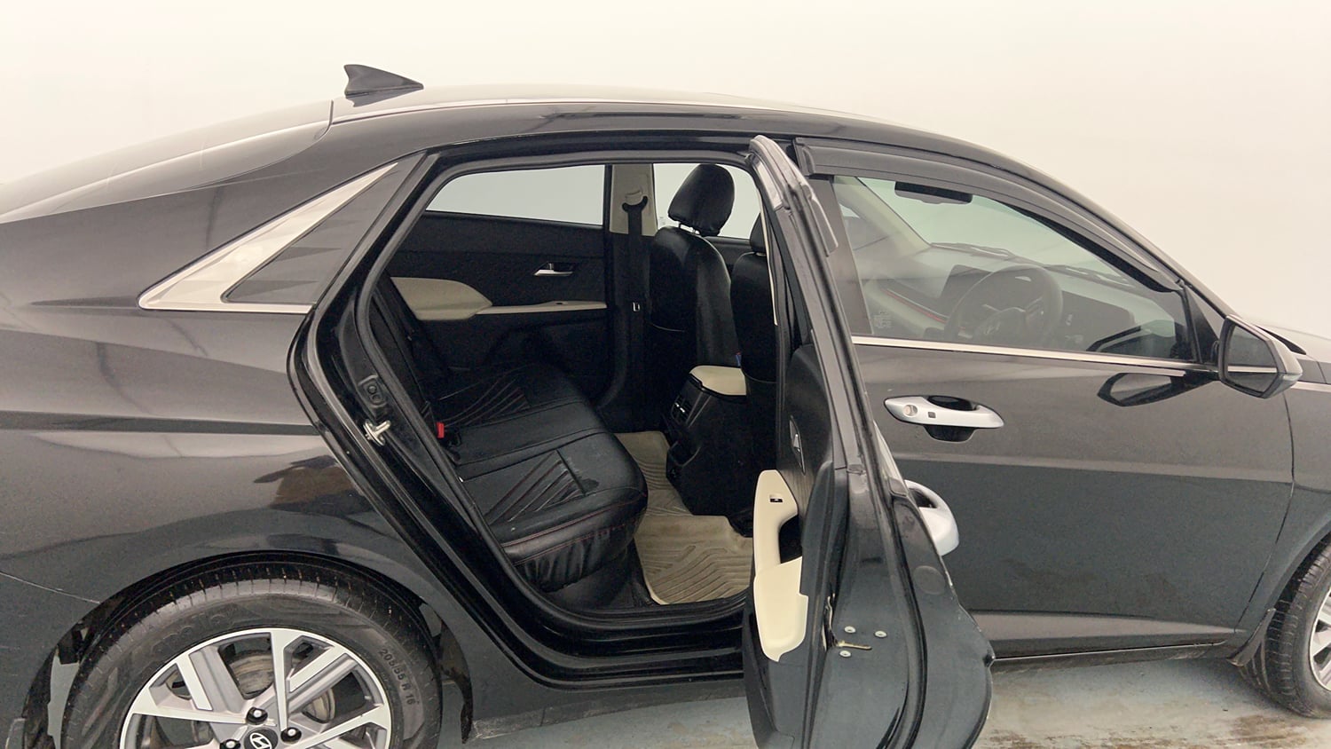 Used 2023 Hyundai Verna SX 1.5 Petrol MT Petrol Manual interior RIGHT SIDE REAR DOOR CABIN VIEW