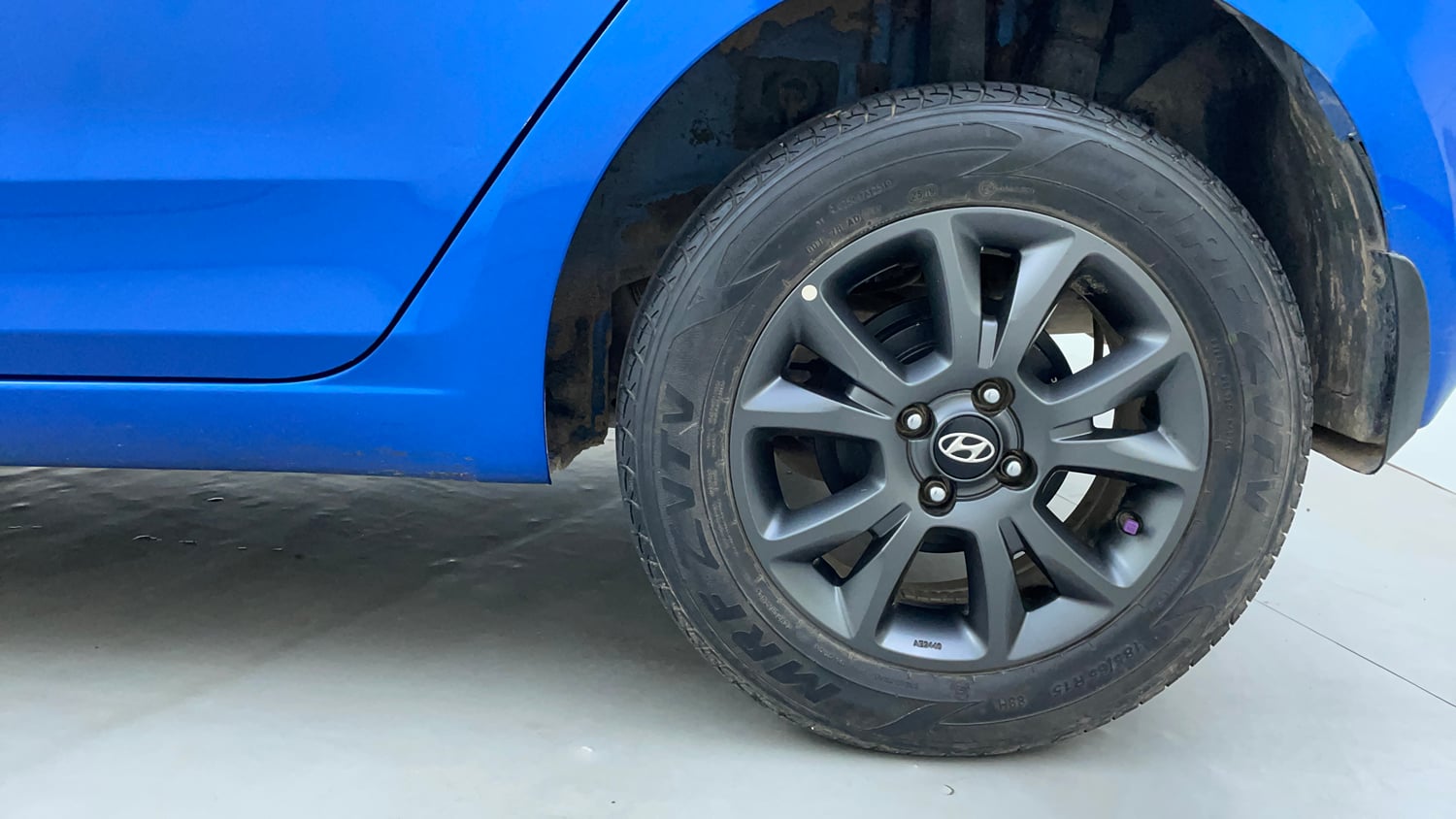 Used 2019 Hyundai Elite i20 Sportz Plus 1.2 CVT Petrol Automatic tyres LEFT REAR TYRE RIM VIEW