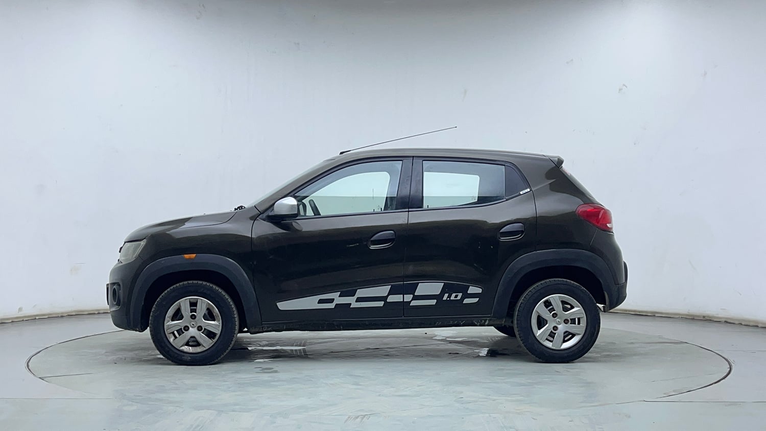 Used 2018 Renault Kwid 1.0 RXT AMT Petrol Automatic exterior LEFT SIDE VIEW