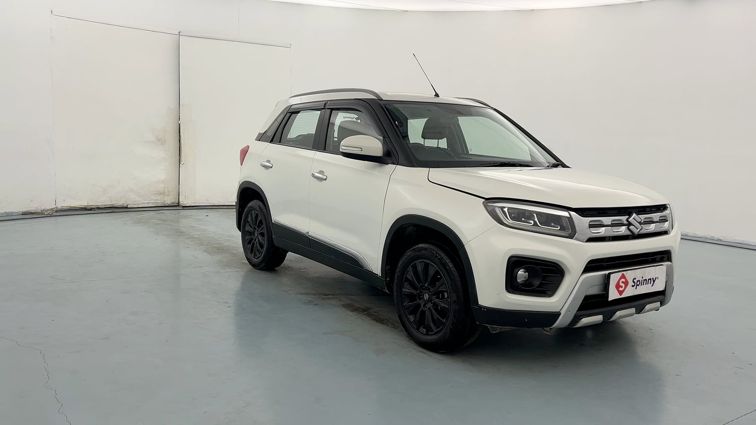 Used 2021 maruti-suzuki Vitara Brezza ZXi Petrol Manual exterior RIGHT FRONT CORNER VIEW
