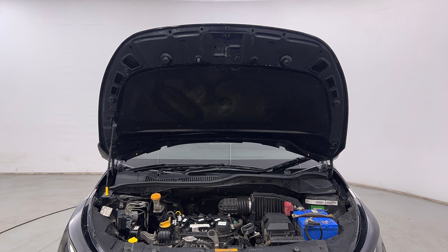 Used 2022 Tata Altroz XZ Plus Petrol Dark Edition Petrol Manual engine ENGINE & BONNET OPEN FRONT VIEW