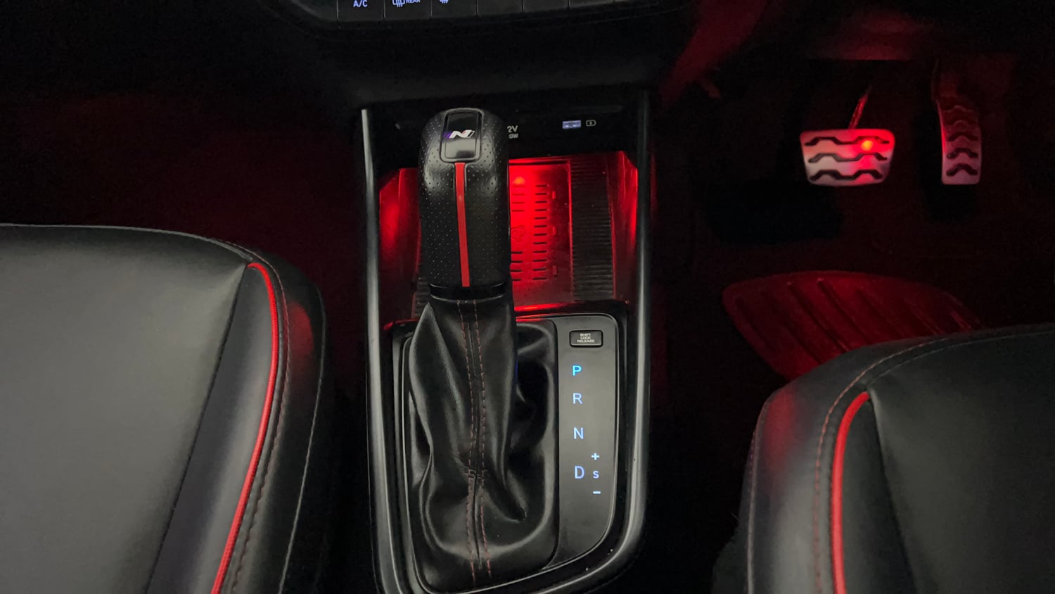 Used 2023 Hyundai i20 N Line N8 1.0 Turbo DCT Petrol Automatic interior GEAR  KNOB VIEW