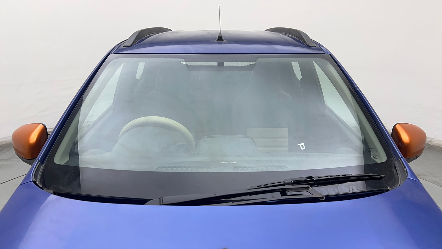 Used 2018 Renault Kwid CLIMBER 1.0 Petrol Manual exterior FRONT WINDSHIELD VIEW