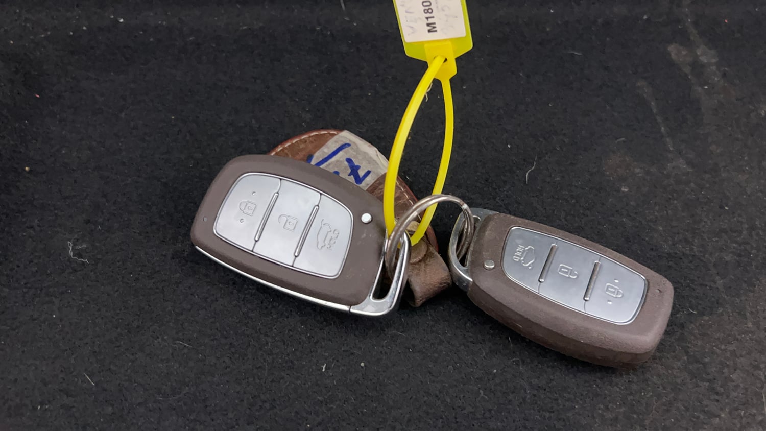 Used 2022 Hyundai Venue SX 1.2 Petrol Petrol Manual extra CAR KEY VIEW