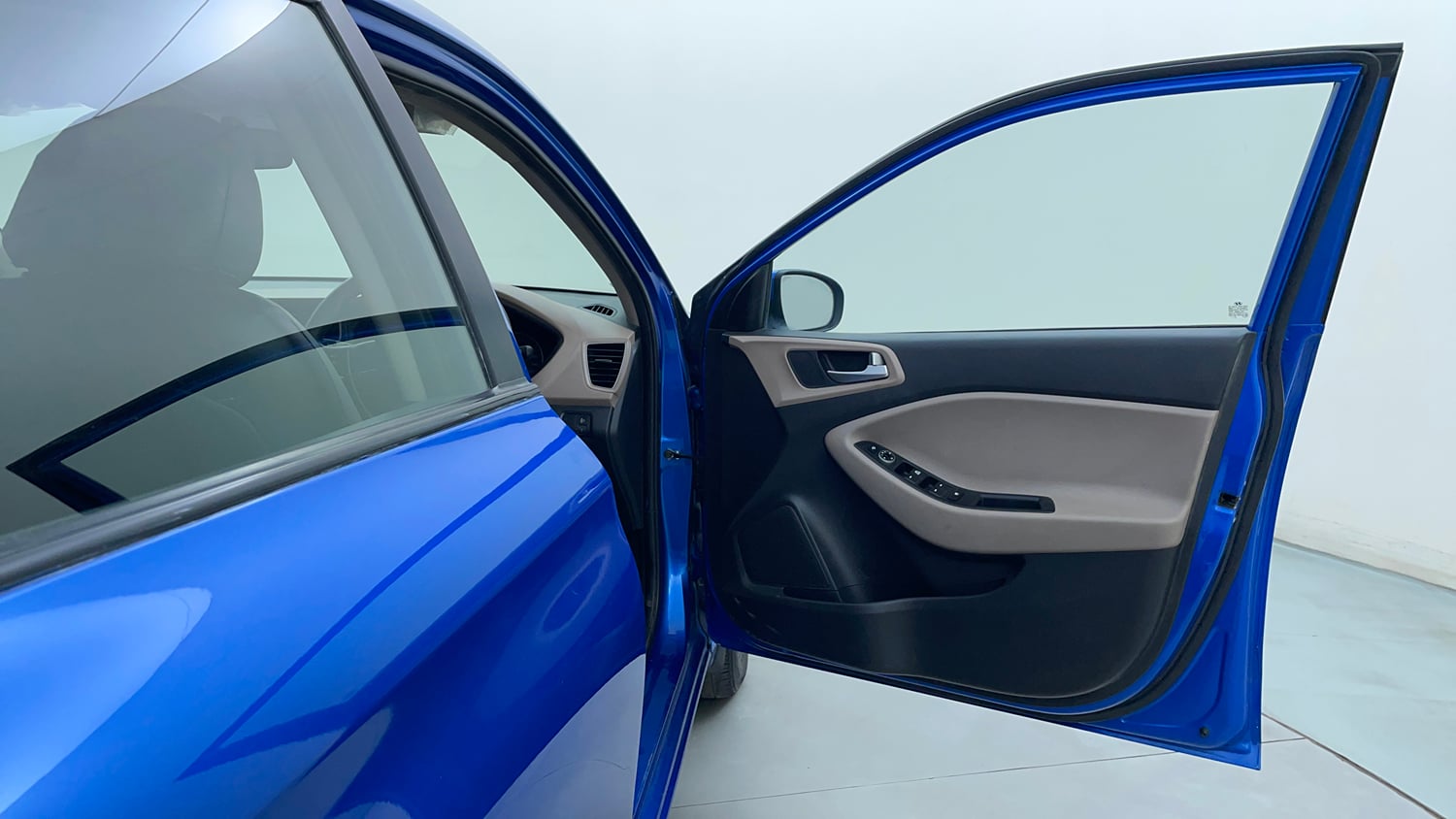 Used 2019 Hyundai Elite i20 Sportz Plus 1.2 CVT Petrol Automatic interior RIGHT FRONT DOOR OPEN VIEW
