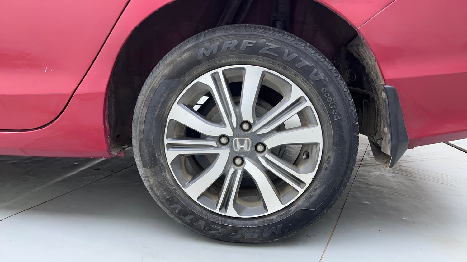Used 2021 Honda City 4th Generation SV Petrol Petrol Manual tyres LEFT REAR TYRE RIM VIEW