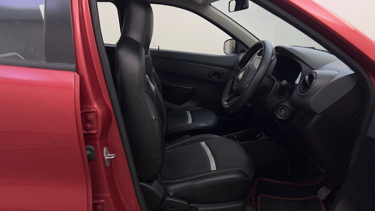 Used 2021 Renault Kwid RXT 1.0 AMT (O) Petrol Automatic interior RIGHT SIDE FRONT DOOR CABIN VIEW