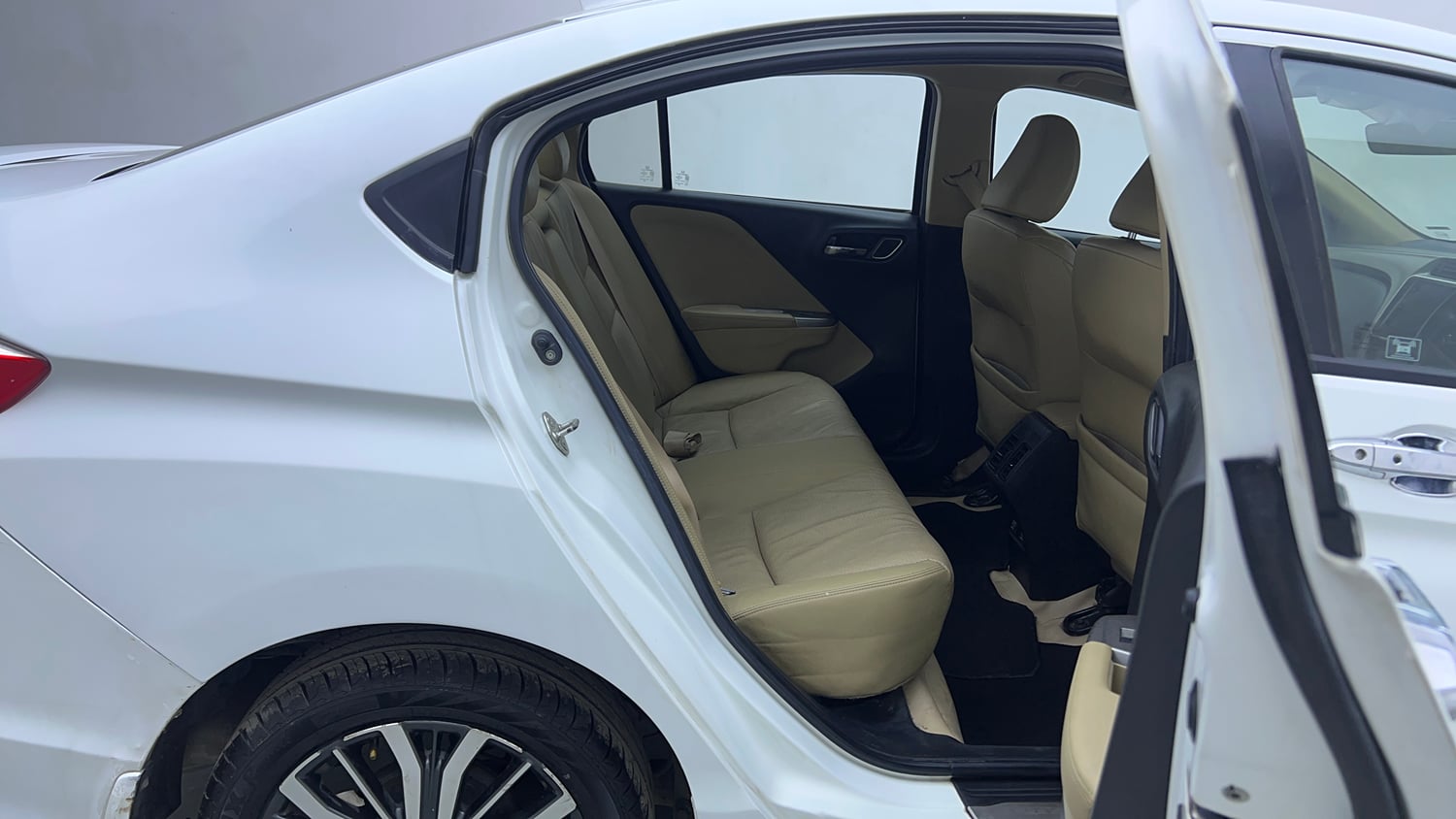 Used 2017 Honda City ZX CVT Petrol Petrol Automatic interior RIGHT SIDE REAR DOOR CABIN VIEW