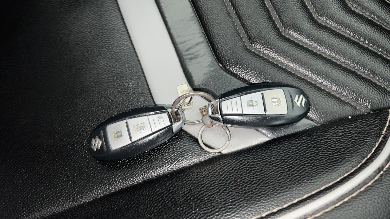 Used 2021 maruti-suzuki Vitara Brezza ZXi Petrol Manual extra CAR KEY VIEW