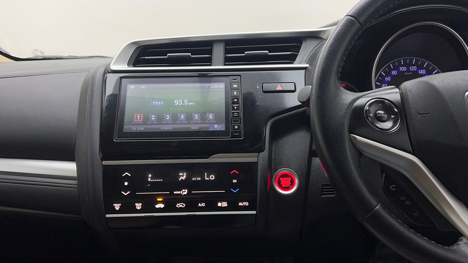 Used 2022 Honda Jazz ZX CVT Petrol Automatic interior MUSIC SYSTEM & AC CONTROL VIEW