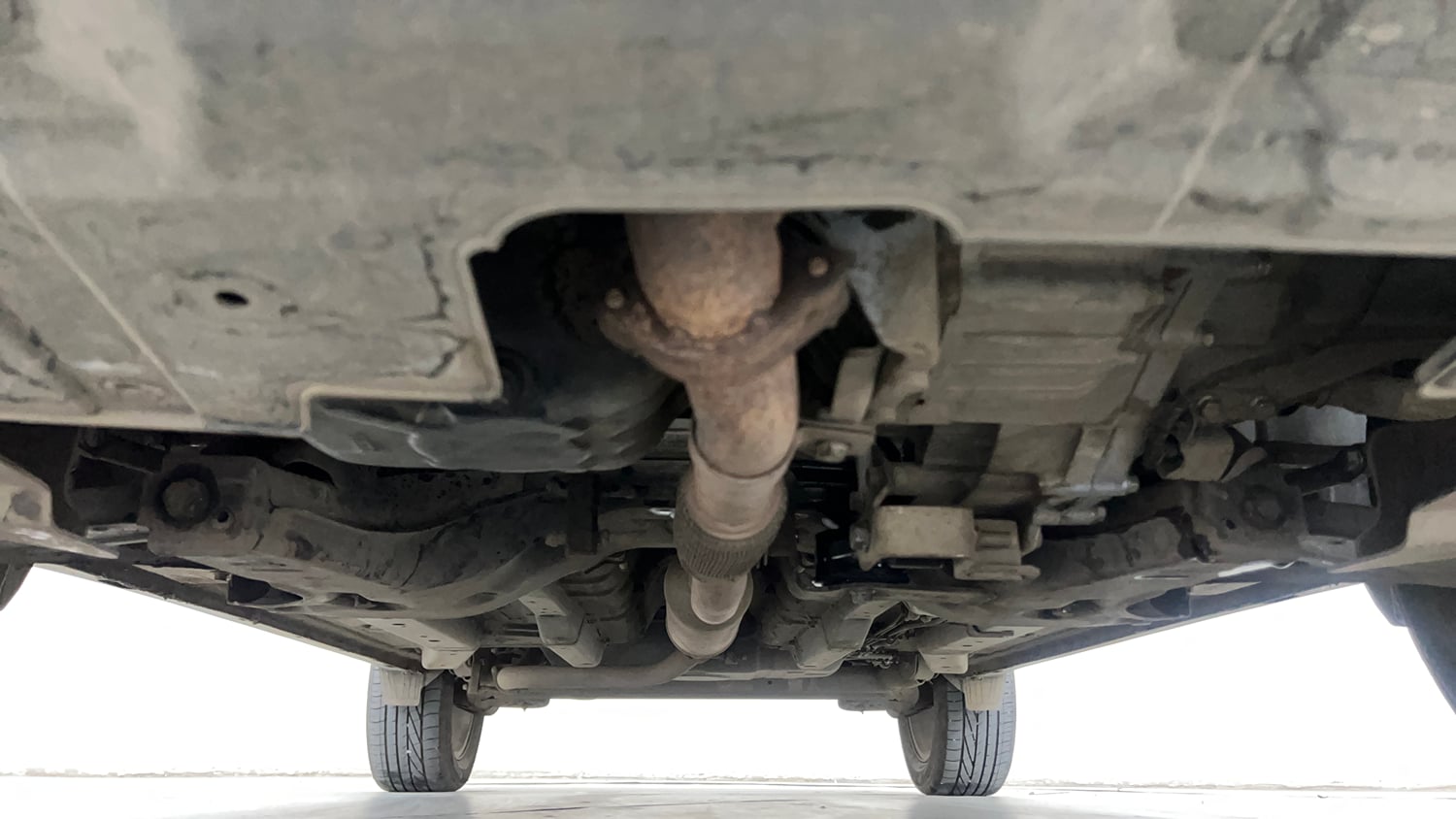 Used 2021 Tata Nexon XZA Plus Petrol Automatic extra FRONT LEFT UNDERBODY VIEW