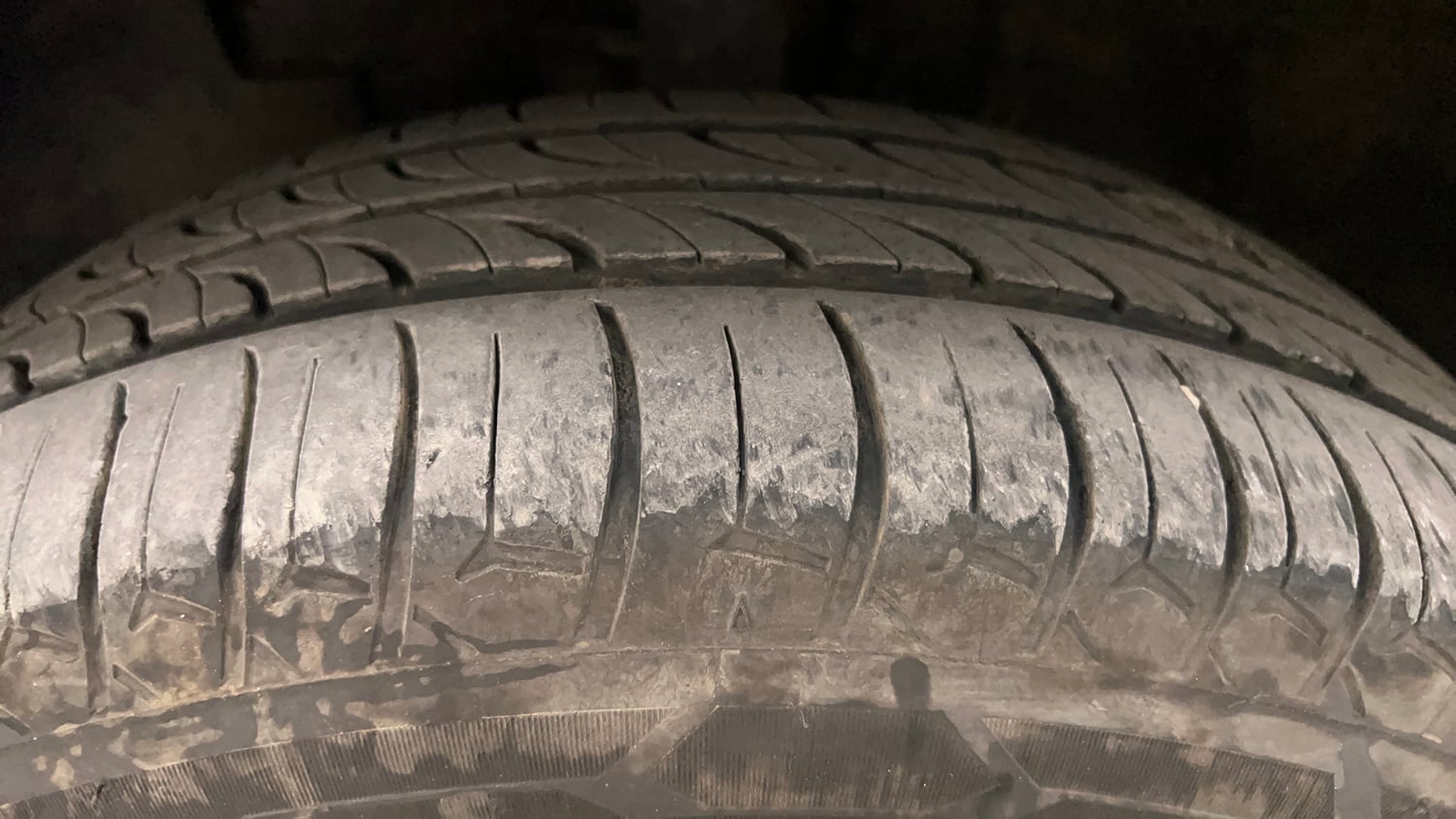 Used 2020 Hyundai Venue S 1.0 Turbo Petrol Manual tyres LEFT FRONT TYRE TREAD VIEW