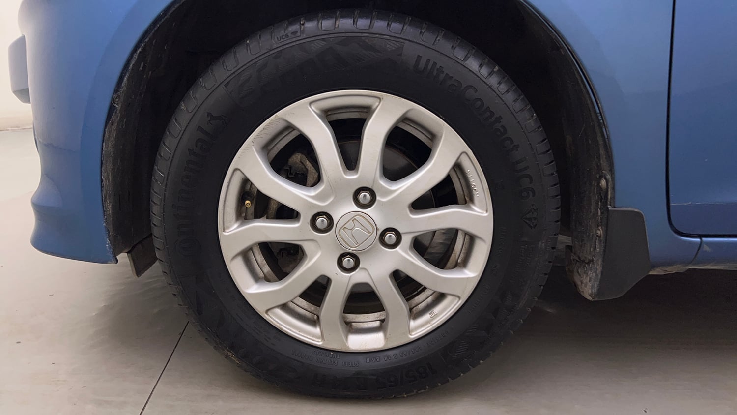 Used 2013 Honda Amaze 1.2 VX AT i-VTEC Petrol Automatic tyres LEFT FRONT TYRE RIM VIEW