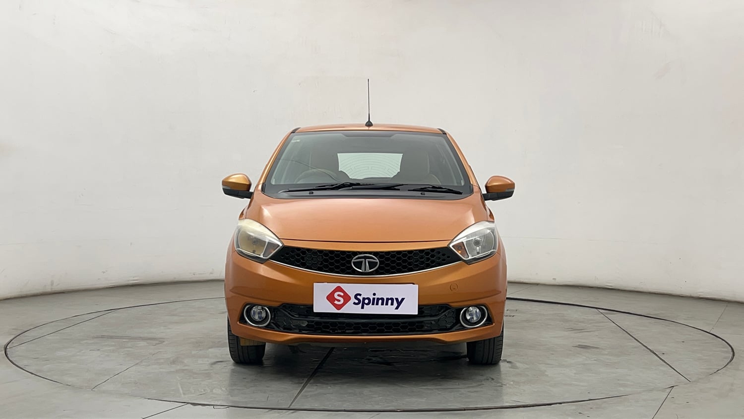 Used 2016 Tata Tiago Revotron XZ Petrol Manual exterior FRONT VIEW