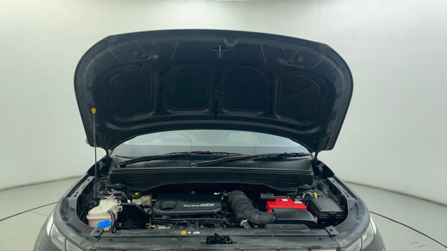 Used 2024 Hyundai Venue SX (O) 1.0 Turbo DCT Petrol Automatic engine ENGINE & BONNET OPEN FRONT VIEW