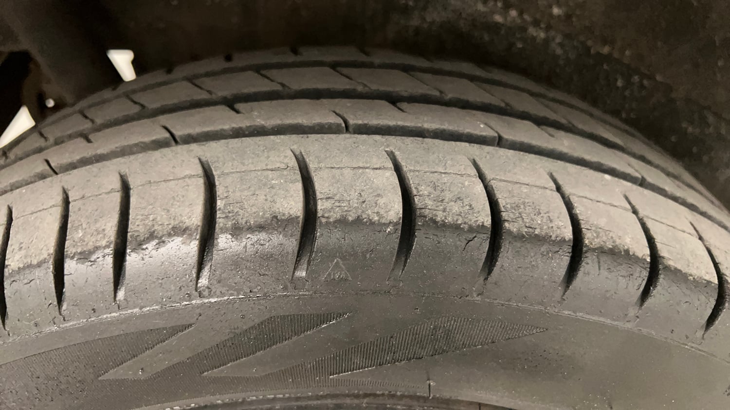 Used 2012 Maruti Suzuki Wagon R 1.0 VXi Petrol Manual tyres RIGHT REAR TYRE TREAD VIEW