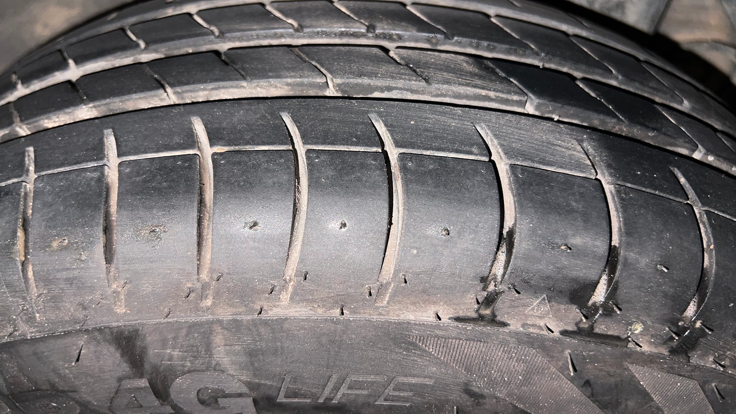 Used 2017 Hyundai Elite i20 Sportz 1.2 Petrol Manual tyres LEFT REAR TYRE TREAD VIEW