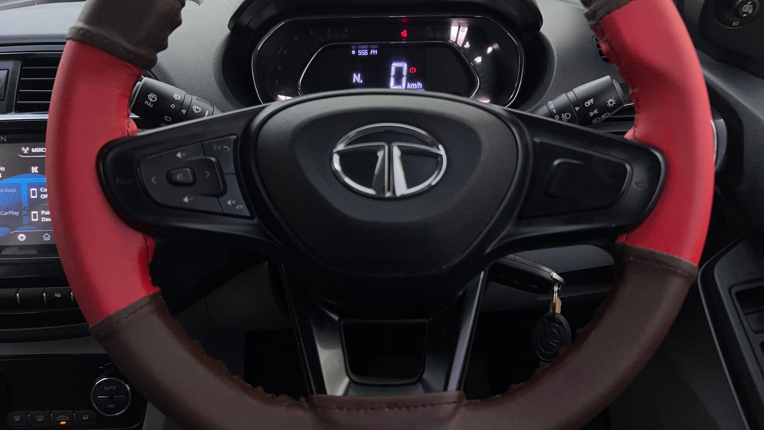 Used 2022 Tata Tiago XZA Plus Petrol Automatic top_features Airbags
