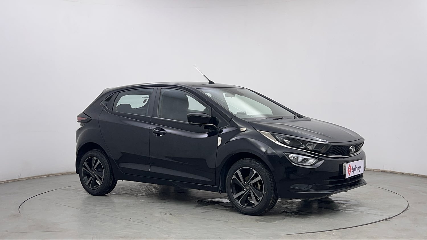 Used 2022 Tata Altroz XZ Plus Petrol Dark Edition Petrol Manual exterior RIGHT FRONT CORNER VIEW