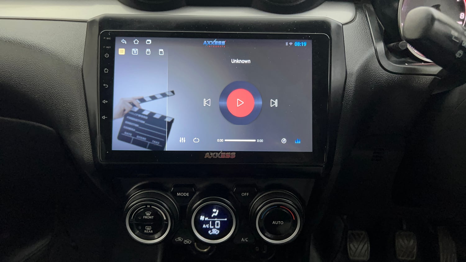 Used 2019 Maruti Suzuki Swift ZXi Petrol Manual top_features Integrated (in-dash) music system
