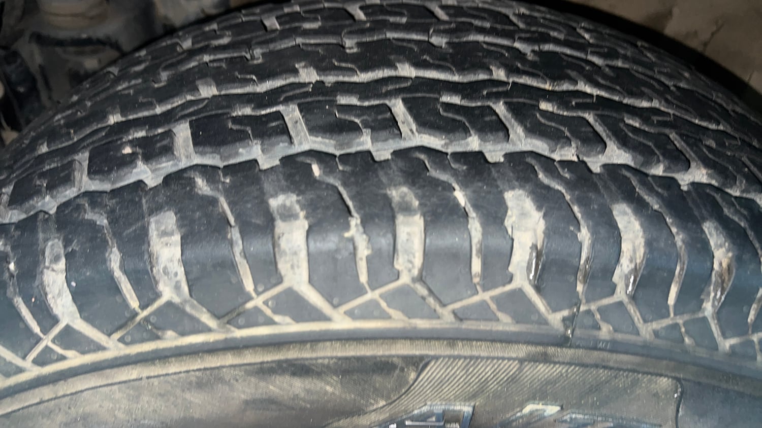 Used 2022 mahindra Thar LX Hard Top Petrol AT 4WD Petrol Automatic tyres LEFT FRONT TYRE TREAD VIEW