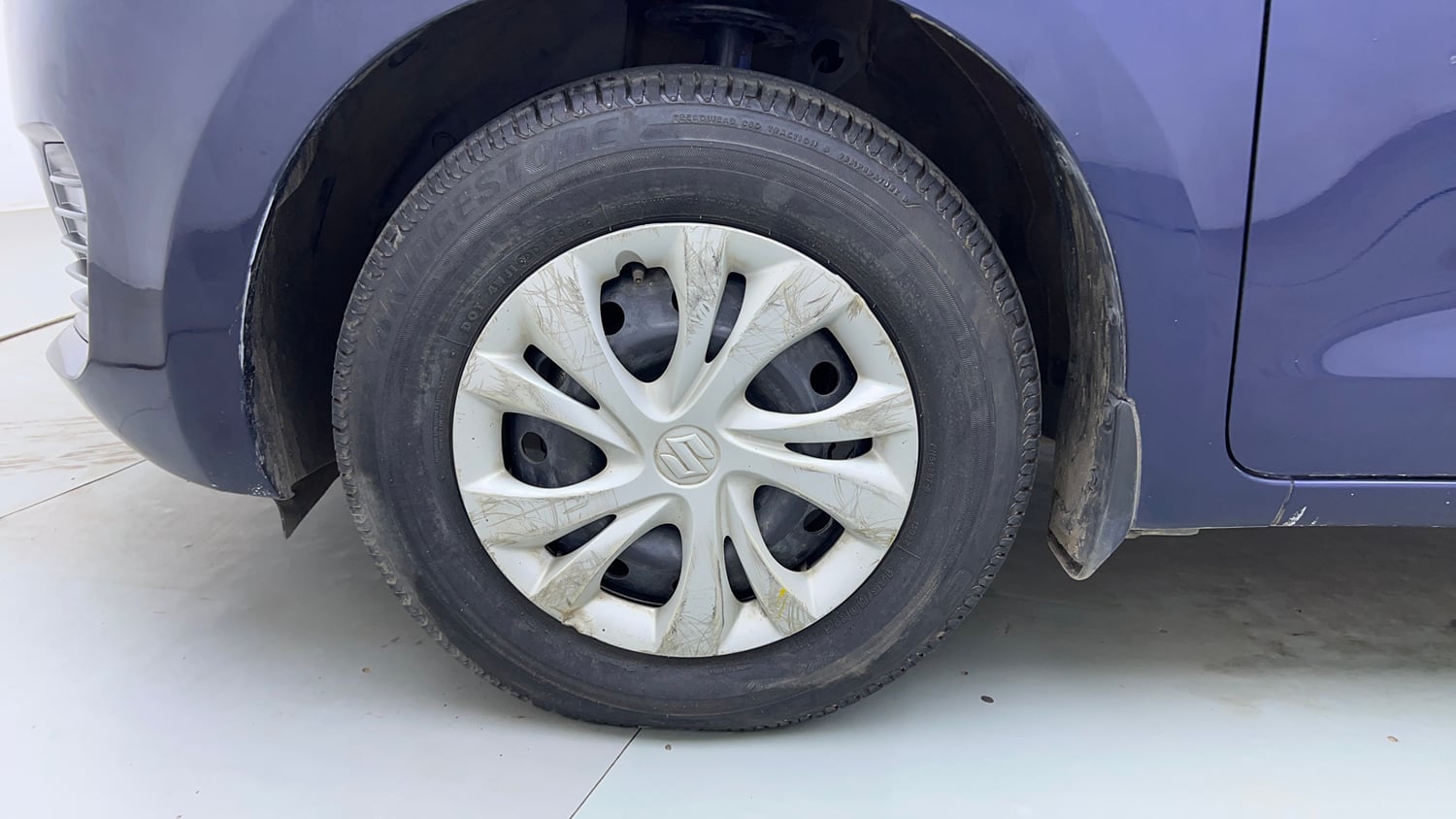 Used 2019 Maruti Suzuki Swift VXi AMT Petrol Automatic tyres LEFT FRONT TYRE RIM VIEW