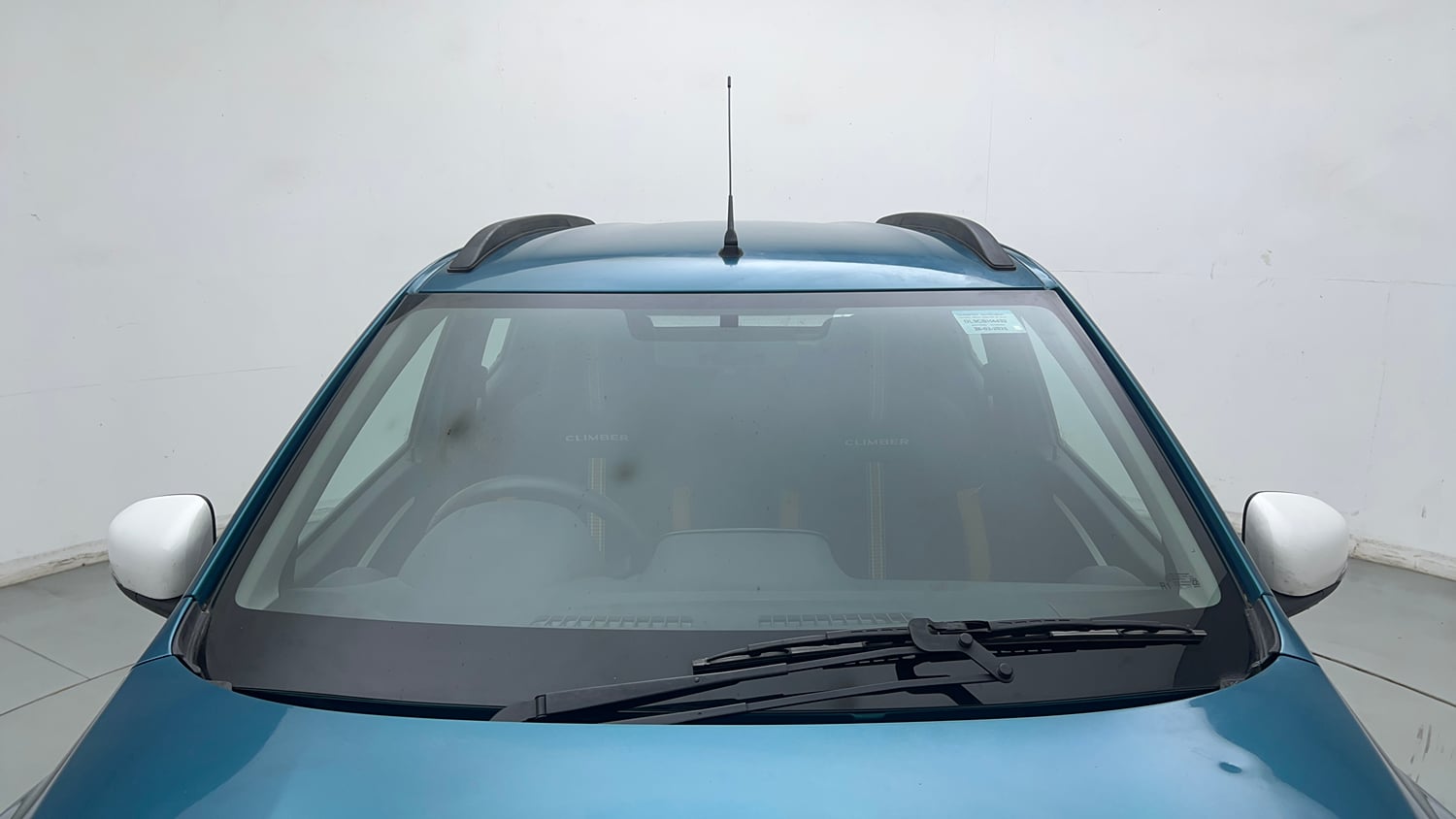 Used 2025 Renault Kwid CLIMBER 1.0 MT Petrol Manual exterior FRONT WINDSHIELD VIEW