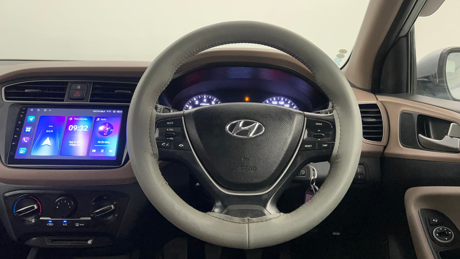 Used 2020 Hyundai Elite i20 Sportz Plus 1.2 Petrol Manual interior STEERING VIEW