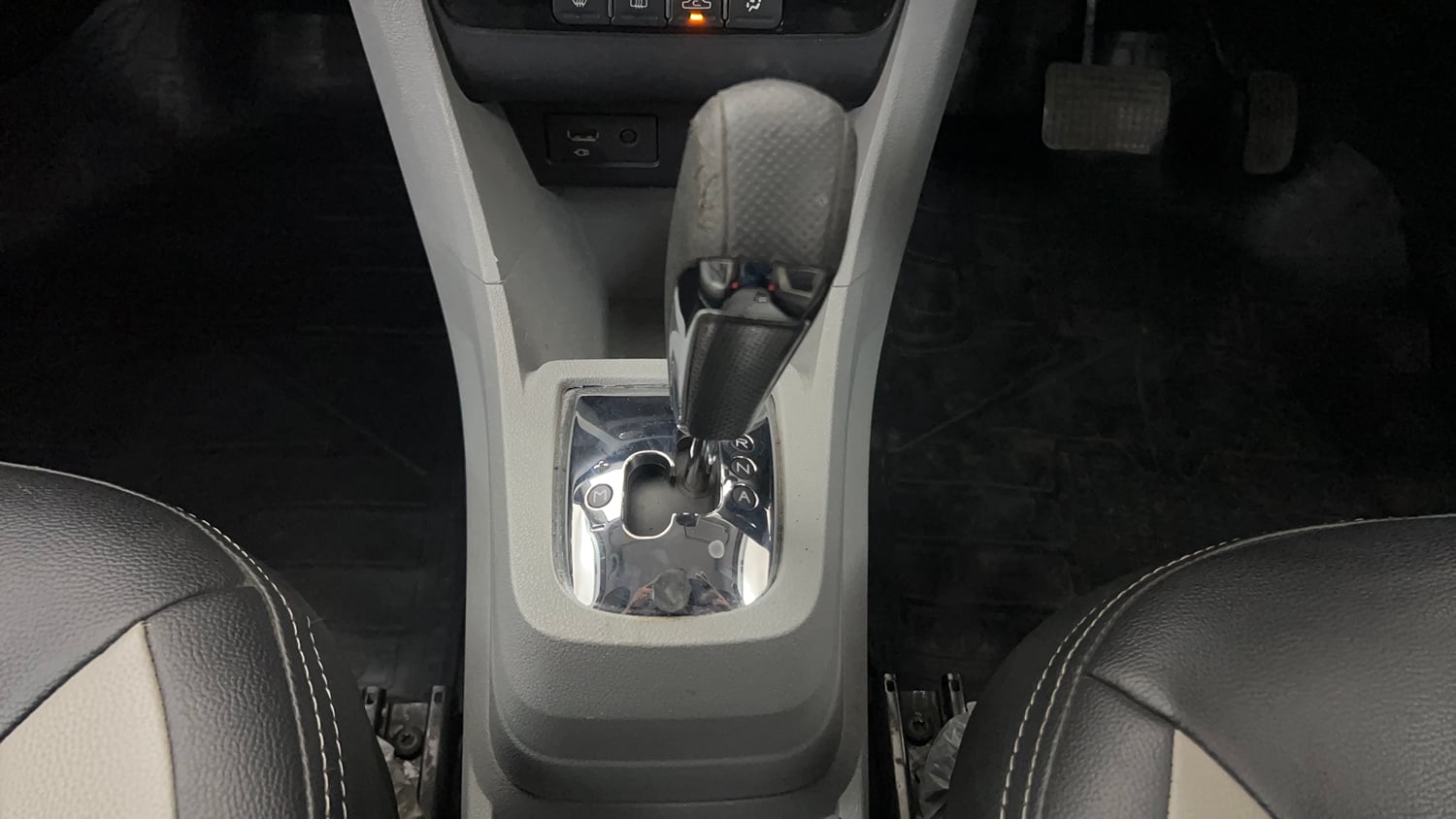 Used 2020 Tata Tiago XZA Plus Petrol Automatic interior GEAR  KNOB VIEW