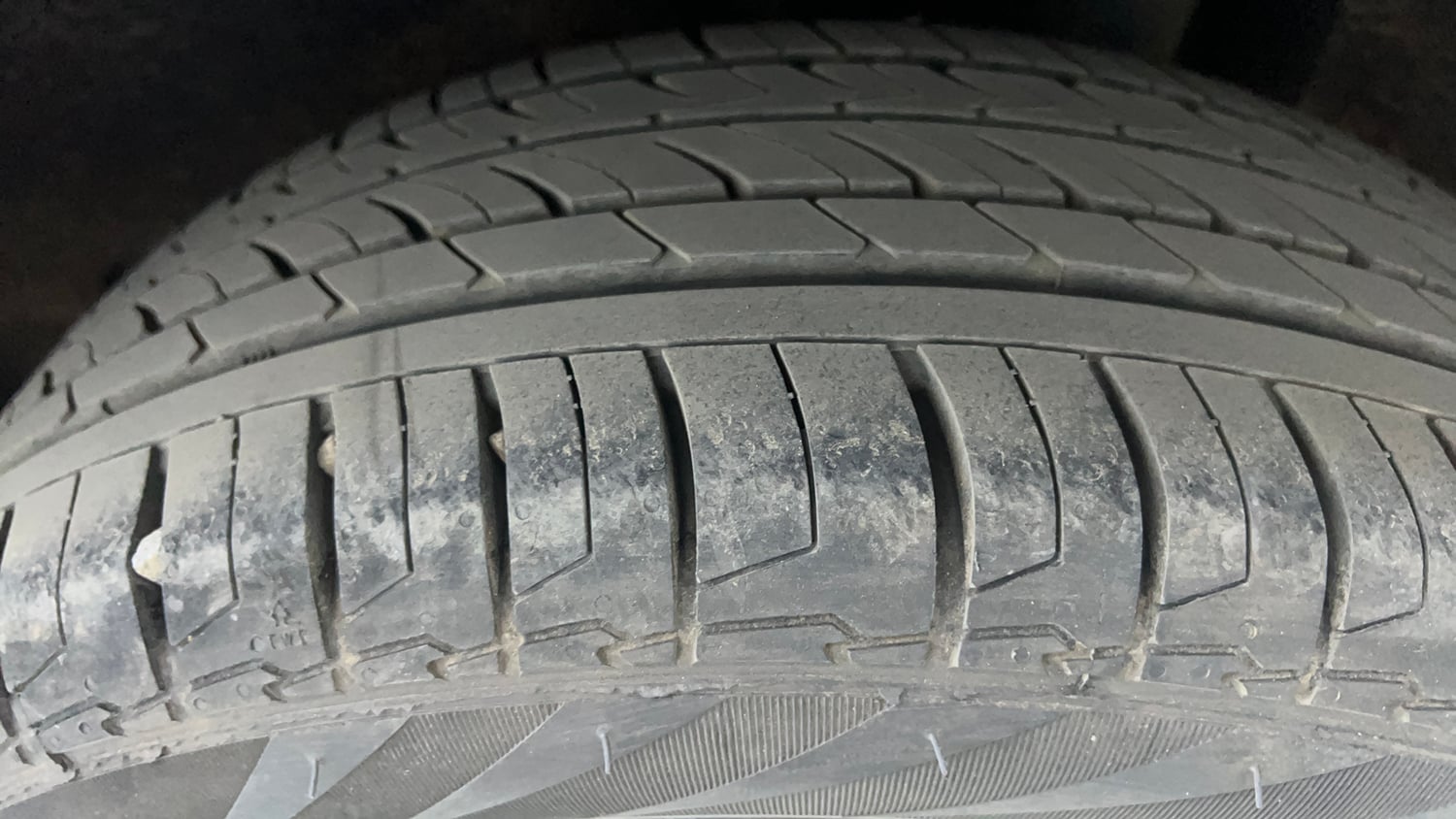 Used 2018 Maruti Suzuki Baleno Alpha 1.2 Petrol Manual tyres LEFT REAR TYRE TREAD VIEW