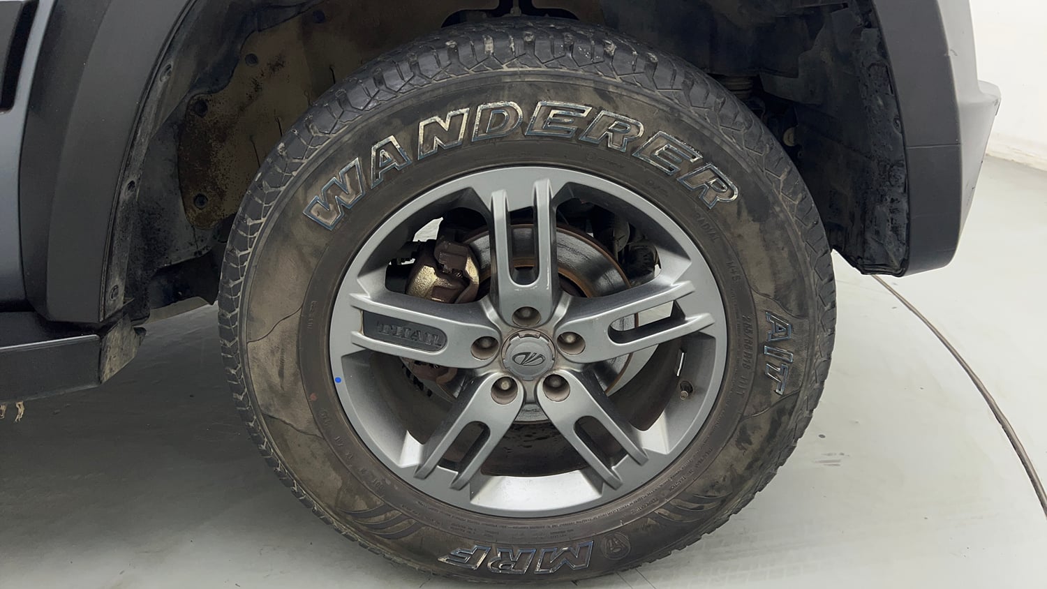 Used 2022 mahindra Thar LX Hard Top Petrol AT 4WD Petrol Automatic tyres RIGHT FRONT TYRE RIM VIEW