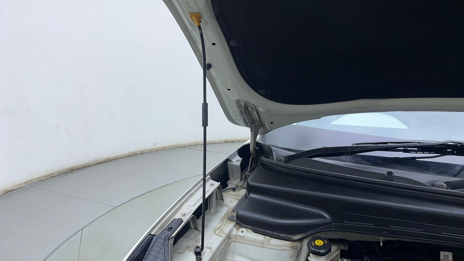 Used 2021 Hyundai Creta EX 1.5 Petrol Petrol Manual engine ENGINE RIGHT SIDE HINGE & APRON VIEW