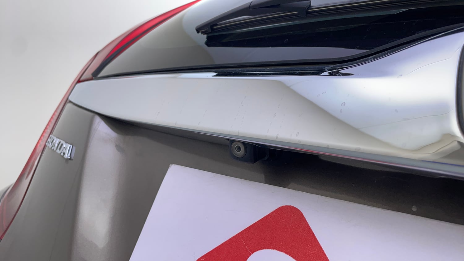 Used 2016 Honda Jazz V AT Petrol Petrol Automatic top_features Rear camera