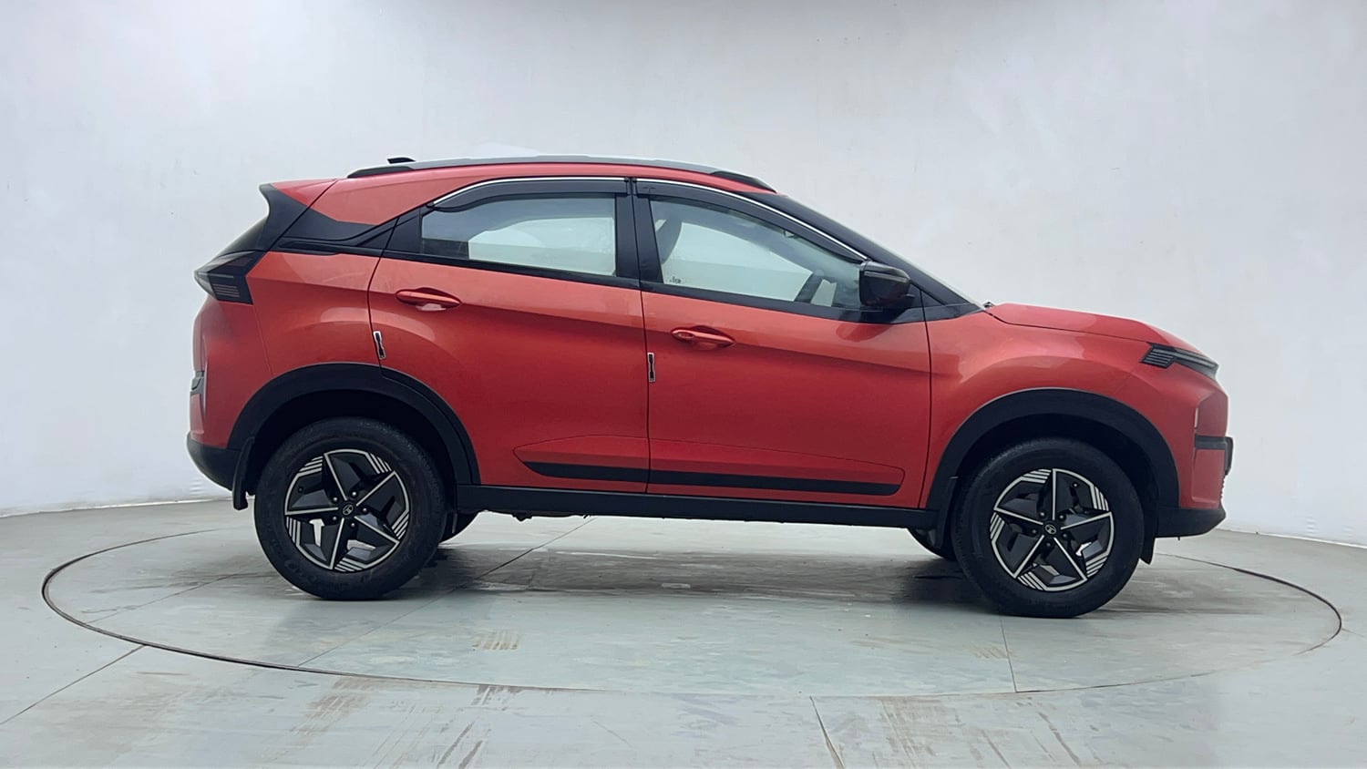 Used 2024 Tata Nexon Creative Plus 1.2 Revotron Petrol 6MT Petrol Manual exterior RIGHT SIDE VIEW