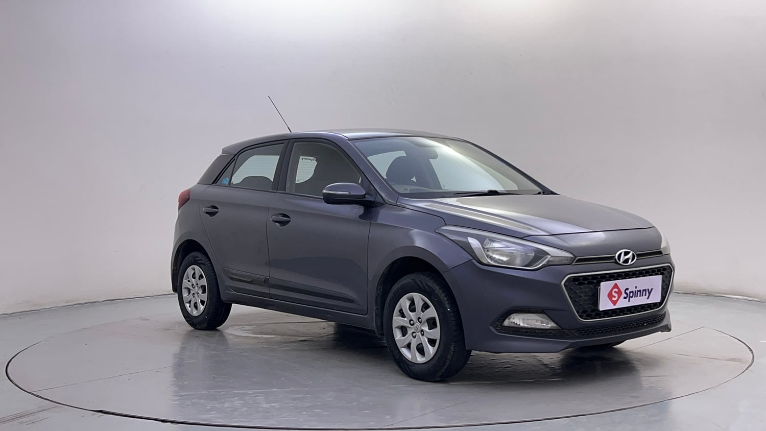Used 2017 Hyundai Elite i20 Sportz 1.2 Petrol Manual exterior RIGHT FRONT CORNER VIEW