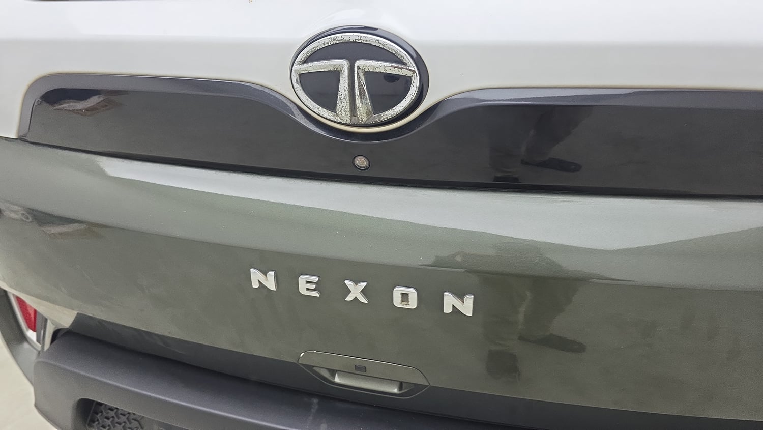 Used 2023 Tata Nexon XZ Plus LUXS Petrol Manual dents MINOR SCRATCH