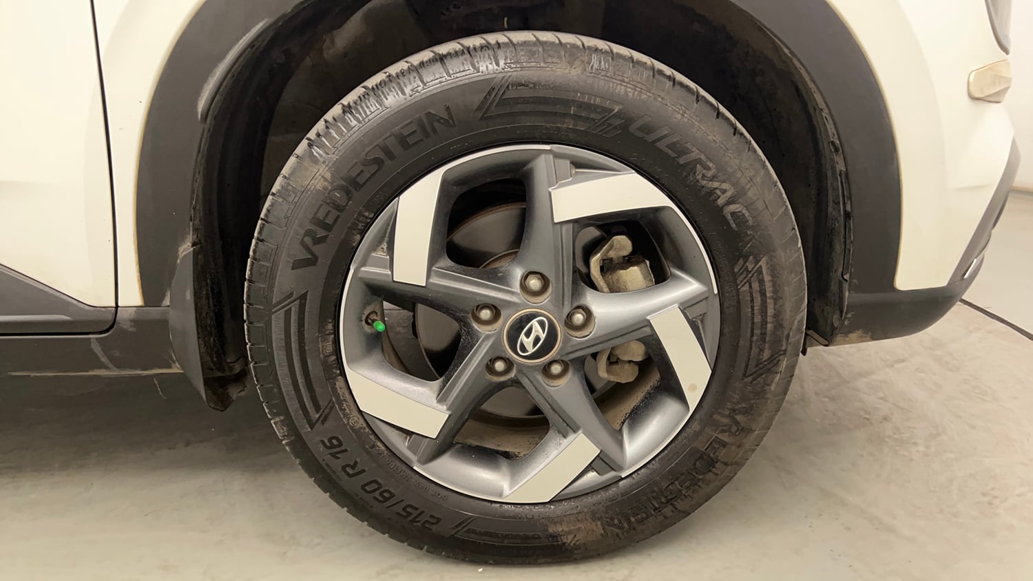 Used 2021 Hyundai Venue SX 1.0 Turbo Petrol Manual tyres RIGHT FRONT TYRE RIM VIEW