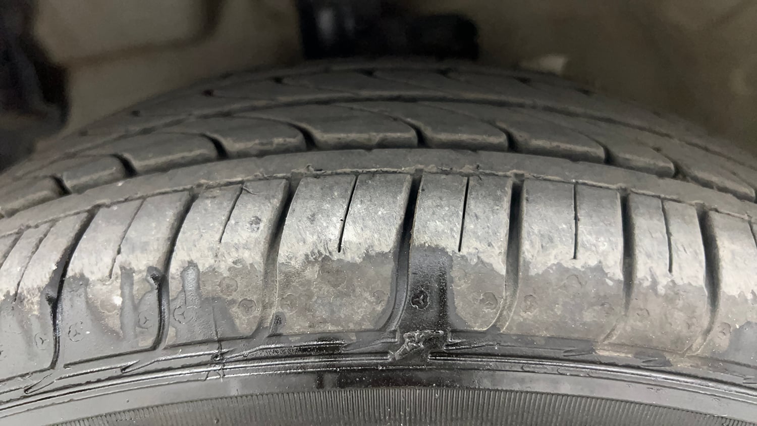 Used 2019 Maruti Suzuki Celerio ZXi AMT Petrol Automatic tyres LEFT FRONT TYRE TREAD VIEW