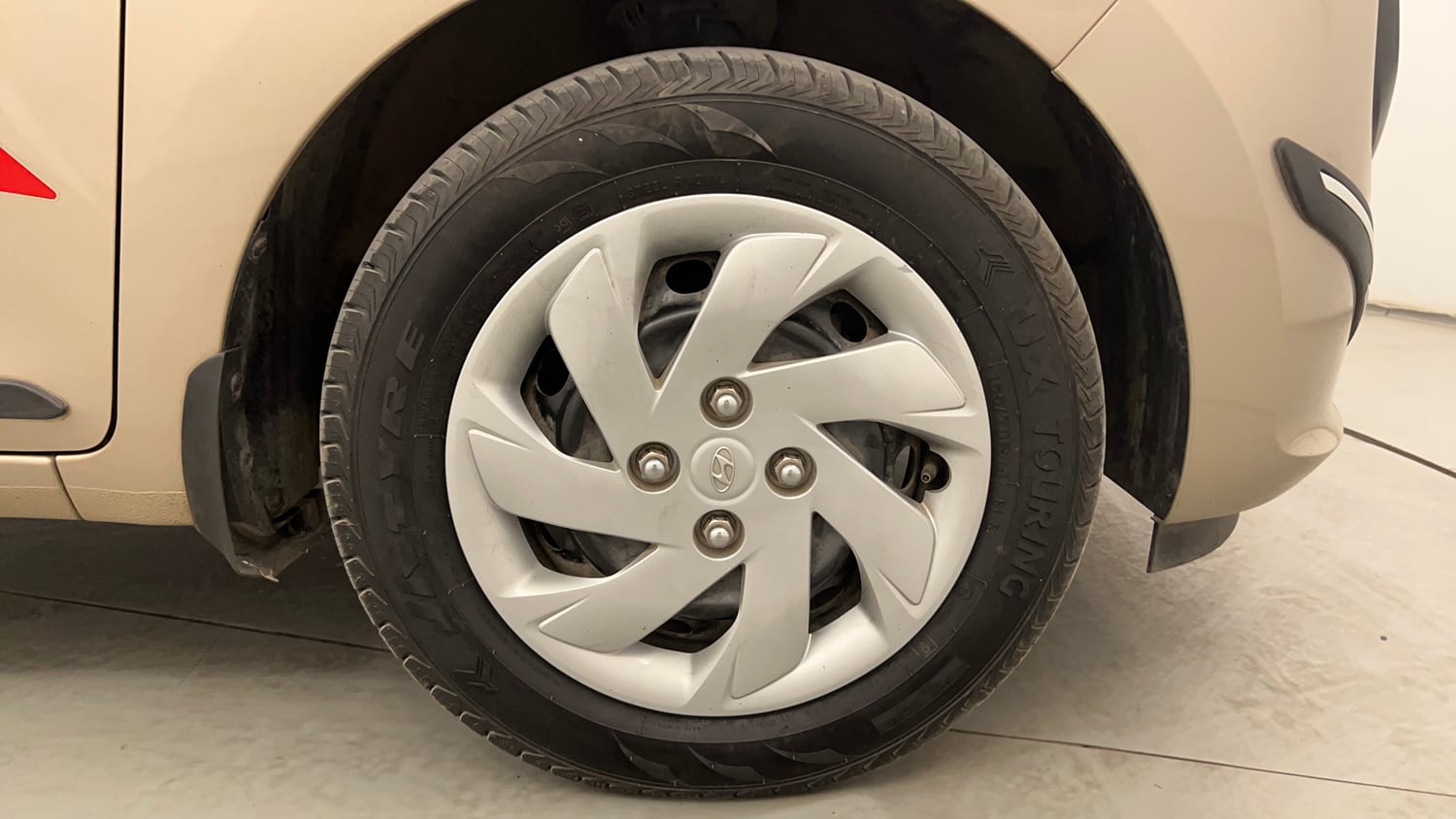 Used 2019 Hyundai Santro Sportz Petrol Manual tyres RIGHT FRONT TYRE RIM VIEW