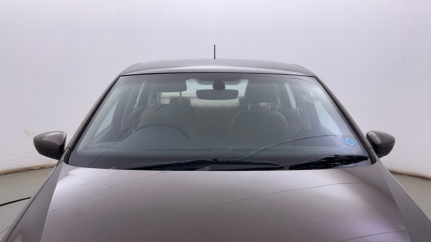 Used 2018 Volkswagen Ameo Highline1.2L Plus (P) 16 Alloy Petrol Manual exterior FRONT WINDSHIELD VIEW
