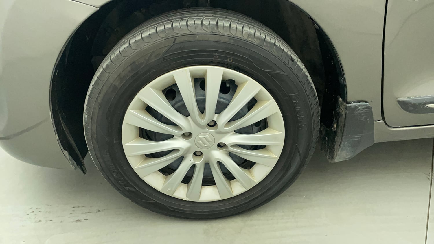 Used 2019 Maruti Suzuki Baleno Delta Petrol Manual tyres LEFT FRONT TYRE RIM VIEW