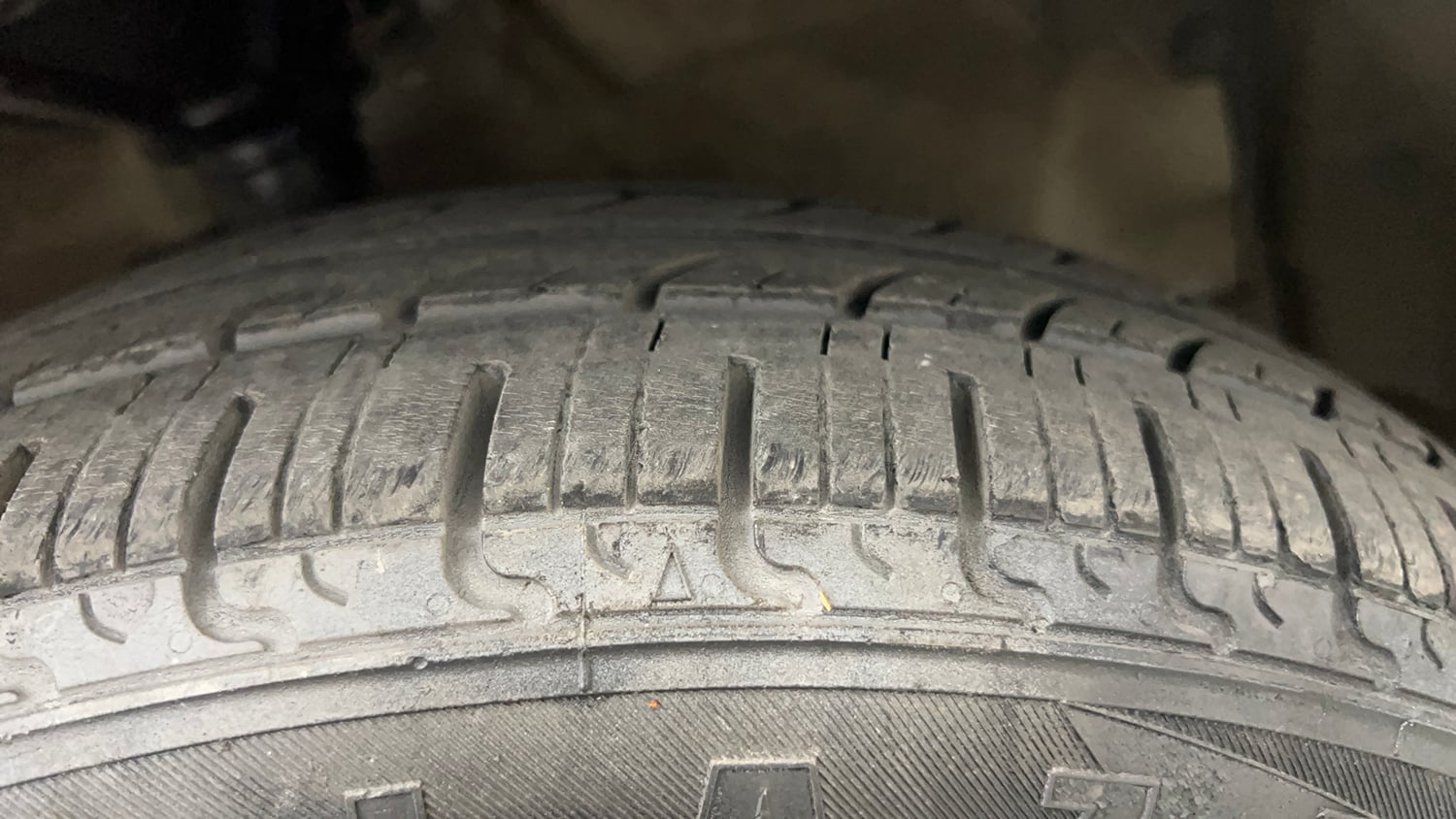 Used 2017 Maruti Suzuki Celerio ZXi Opt Petrol Manual tyres RIGHT FRONT TYRE TREAD VIEW
