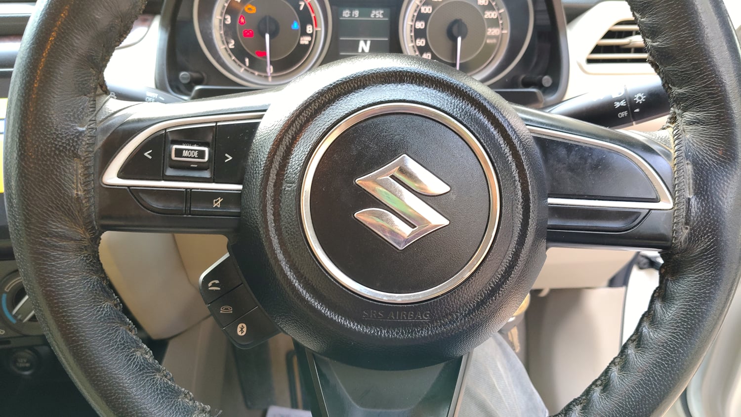 Used 2020 Maruti Suzuki Dzire VXi AMT Petrol Automatic top_features Steering mounted controls