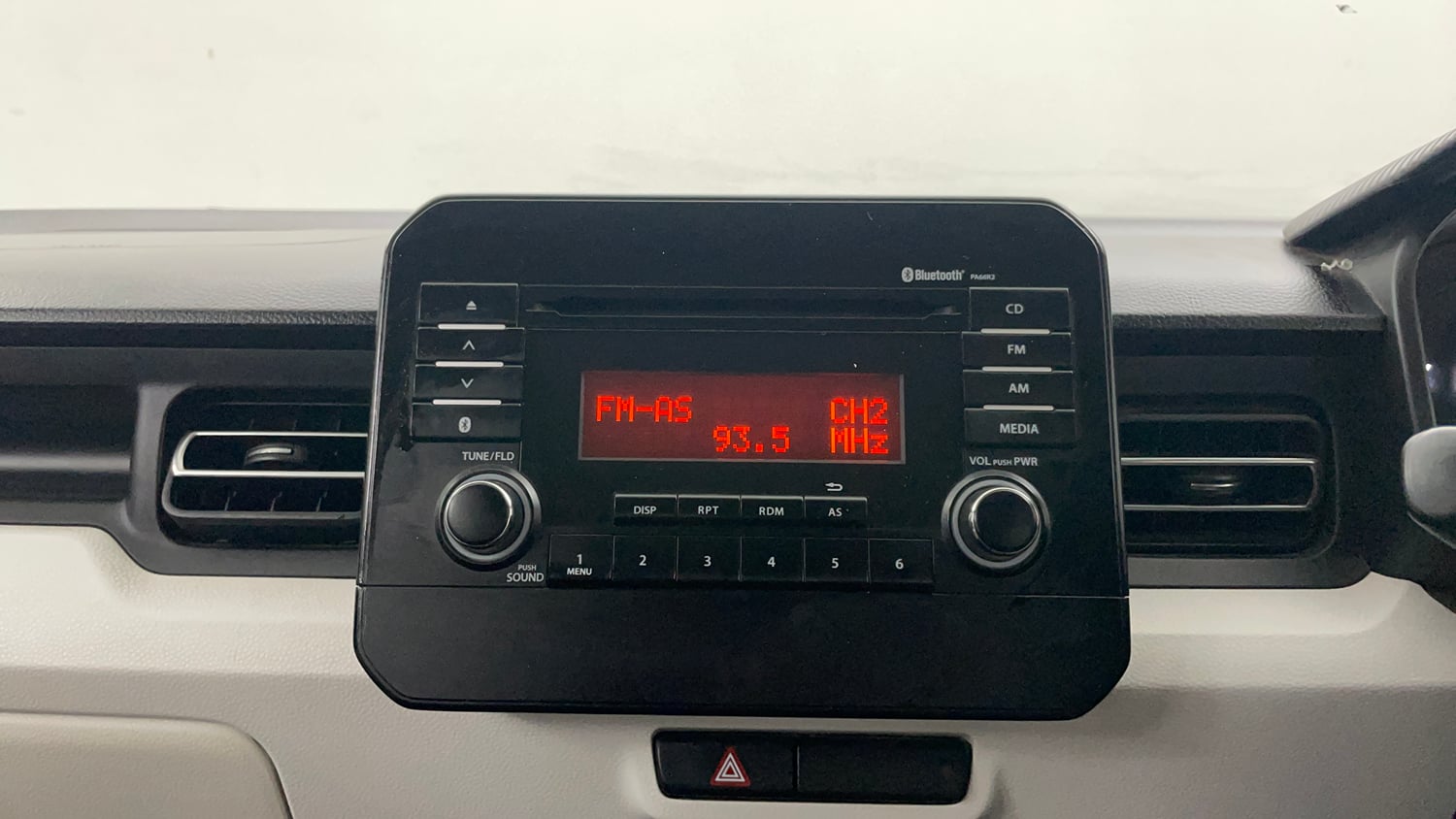 Used 2022 Maruti Suzuki Ignis Delta 1.2 MT Petrol Manual top_features Integrated (in-dash) music system