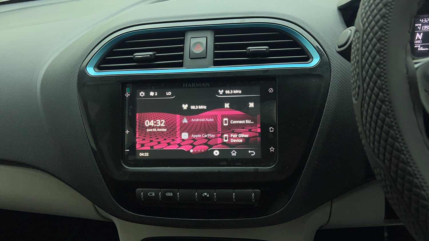 Used 2024 Tata Tiago EV XT Medium Range Electric Automatic top_features Integrated (in-dash) music system
