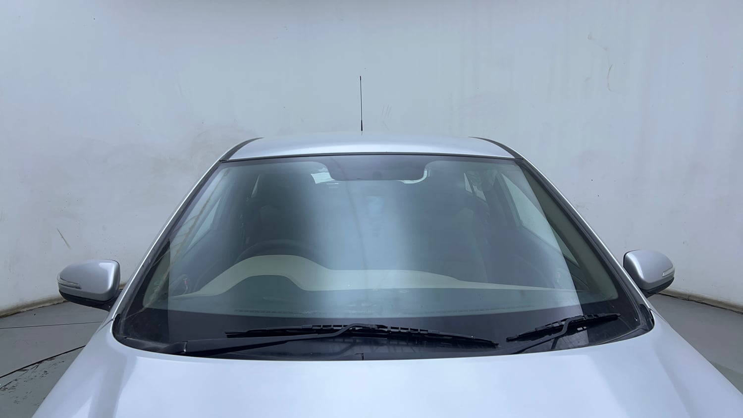Used 2017 Hyundai Elite i20 Asta 1.2 Petrol Manual exterior FRONT WINDSHIELD VIEW