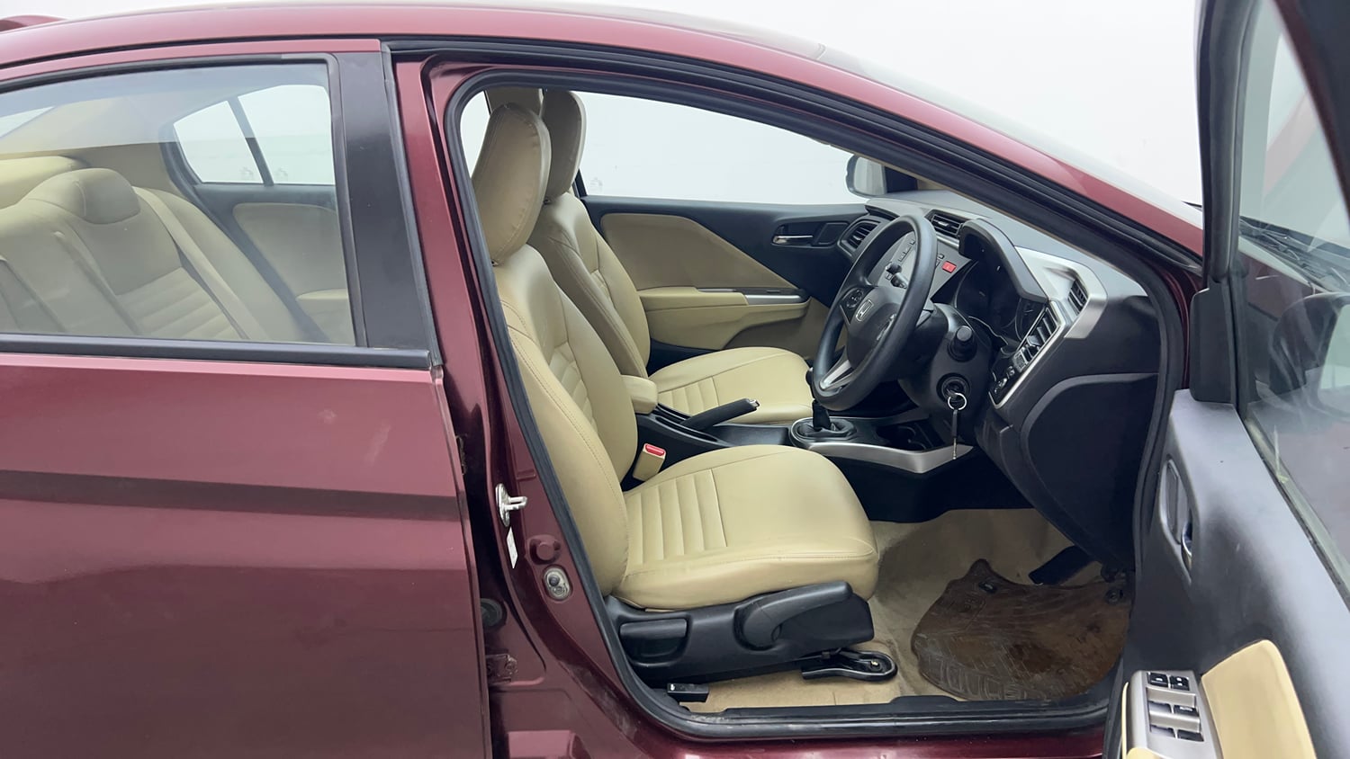 Used 2015 Honda City V Petrol Manual interior RIGHT SIDE FRONT DOOR CABIN VIEW