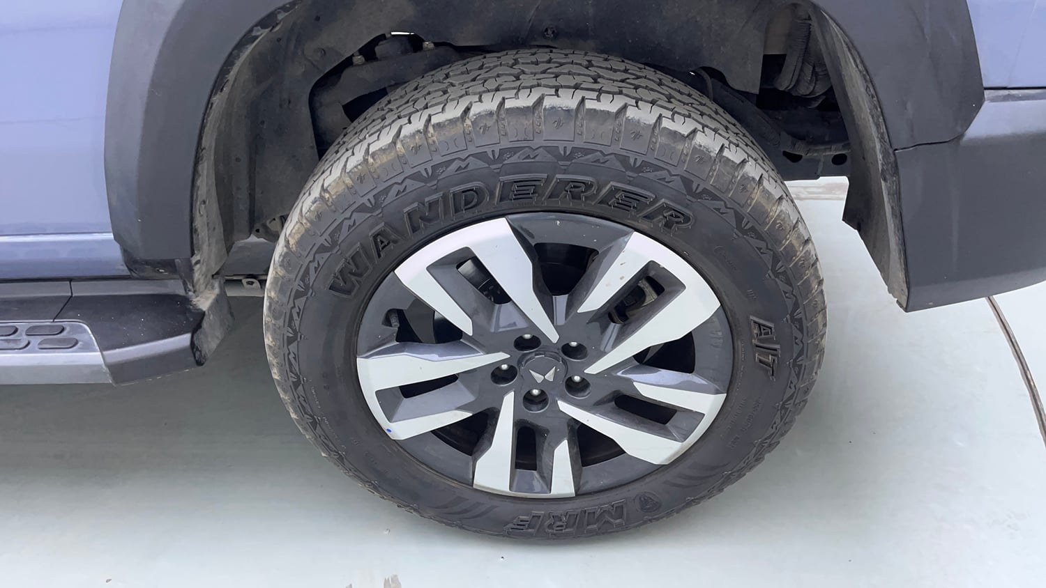 Used 2026 Mahindra Thar Roxx AX7 L Diesel AT 2WD Diesel Automatic tyres LEFT REAR TYRE RIM VIEW