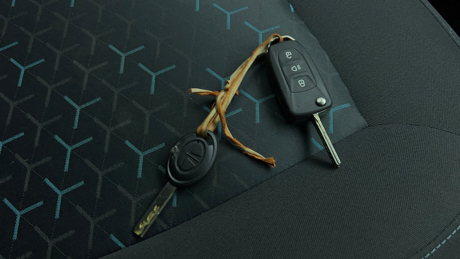 Used 2024 Tata Tiago EV XT Medium Range Electric Automatic extra CAR KEY VIEW