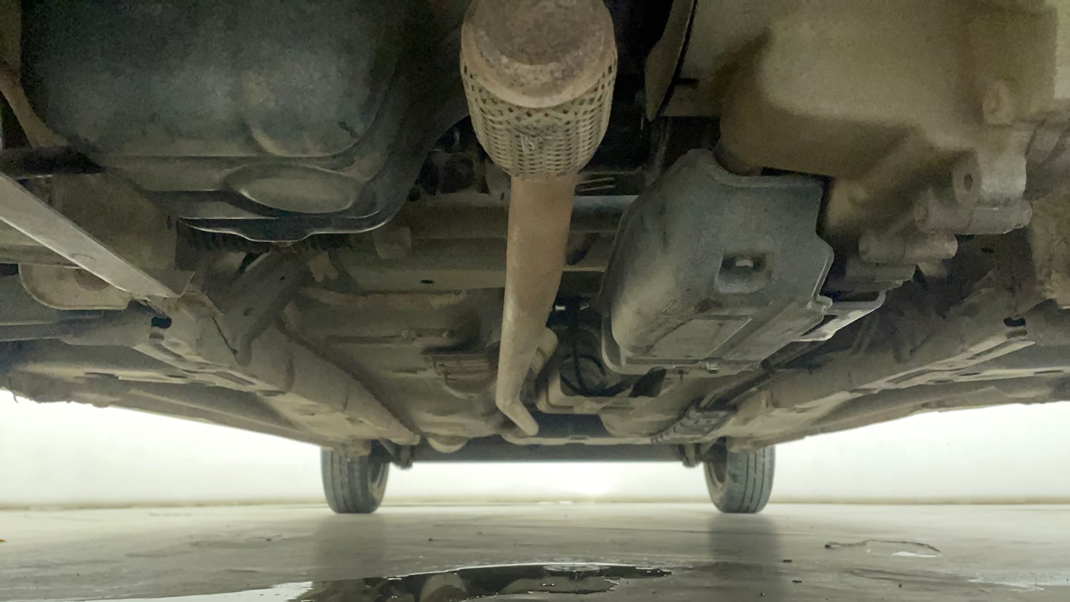 Used 2015 Hyundai Eon Magna + Petrol Manual extra FRONT LEFT UNDERBODY VIEW